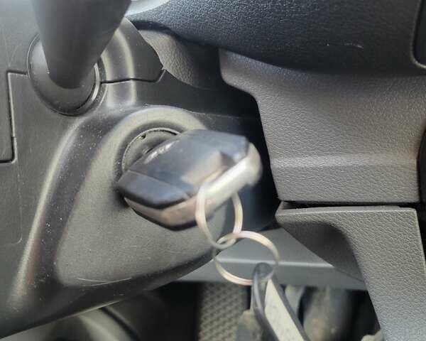 Чорний Тойота Proace, об'ємом двигуна 2 л та пробігом 230 тис. км за 26000 $, фото 32 на Automoto.ua