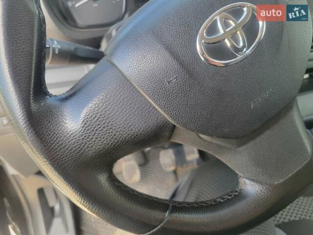 Чорний Тойота Proace, об'ємом двигуна 2 л та пробігом 230 тис. км за 26000 $, фото 23 на Automoto.ua