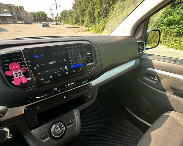 Чорний Тойота Proace, об'ємом двигуна 2 л та пробігом 111 тис. км за 39000 $, фото 12 на Automoto.ua