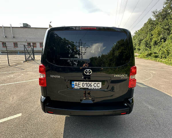 Чорний Тойота Proace, об'ємом двигуна 2 л та пробігом 111 тис. км за 39000 $, фото 4 на Automoto.ua