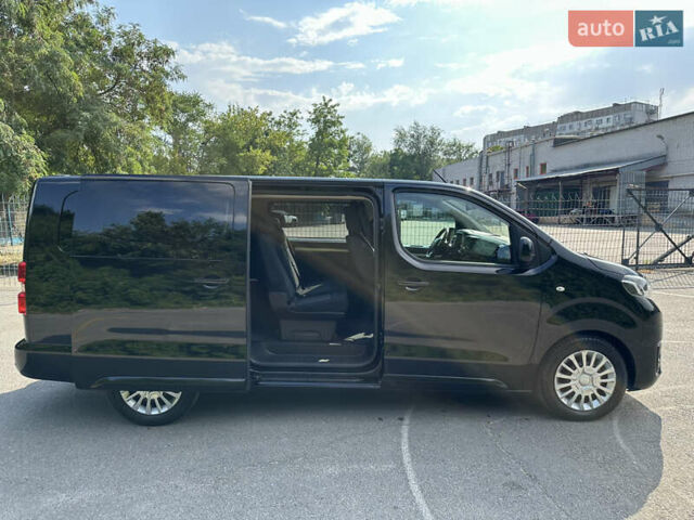 Чорний Тойота Proace, об'ємом двигуна 2 л та пробігом 111 тис. км за 39000 $, фото 3 на Automoto.ua