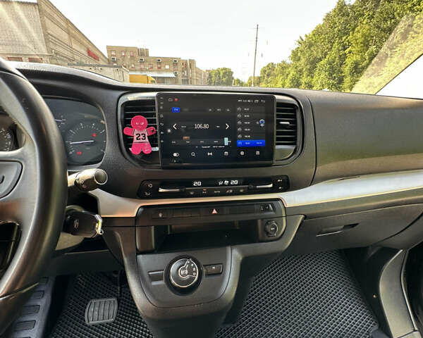 Чорний Тойота Proace, об'ємом двигуна 2 л та пробігом 111 тис. км за 39000 $, фото 8 на Automoto.ua