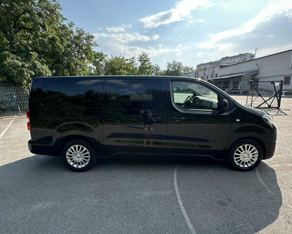 Чорний Тойота Proace, об'ємом двигуна 2 л та пробігом 111 тис. км за 39000 $, фото 2 на Automoto.ua
