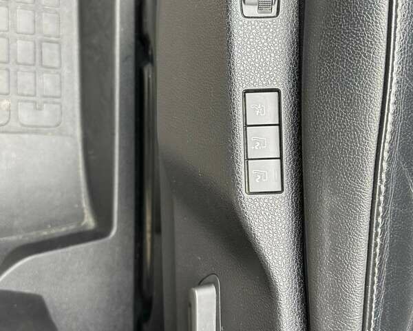 Черный Тойота Proace, объемом двигателя 2 л и пробегом 118 тыс. км за 41500 $, фото 9 на Automoto.ua