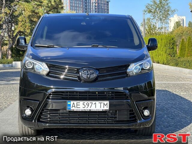 Тойота Proace 2017 в Днепре (Днепропетровске) на Automoto.ua Черный Тойота Proace, объемом двигателя 2 л и пробегом 215 тыс. км за 25800 $, фото 1 на Automoto.ua