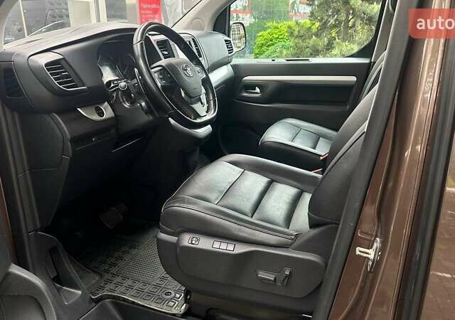 Коричневый Тойота Proace, объемом двигателя 2 л и пробегом 146 тыс. км за 30898 $, фото 10 на Automoto.ua