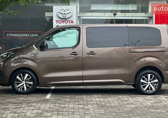 Коричневый Тойота Proace, объемом двигателя 2 л и пробегом 146 тыс. км за 31249 $, фото 2 на Automoto.ua