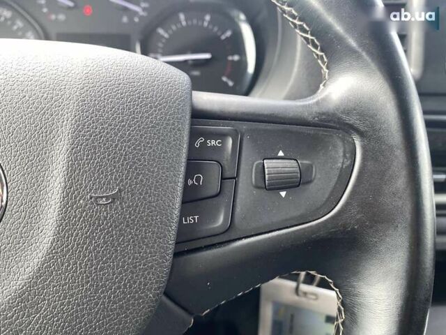 Тойота Proace, объемом двигателя 2 л и пробегом 131 тыс. км за 28000 $, фото 24 на Automoto.ua