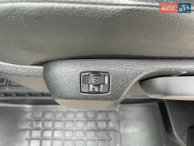 Серый Тойота Proace, объемом двигателя 2 л и пробегом 198 тыс. км за 20800 $, фото 34 на Automoto.ua