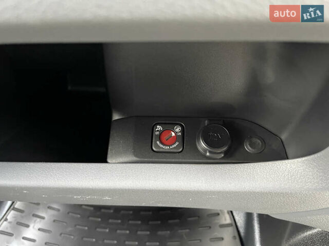Серый Тойота Proace, объемом двигателя 2 л и пробегом 198 тыс. км за 20800 $, фото 33 на Automoto.ua