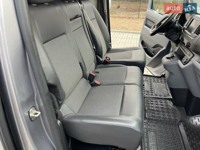 Серый Тойота Proace, объемом двигателя 2 л и пробегом 198 тыс. км за 20800 $, фото 31 на Automoto.ua