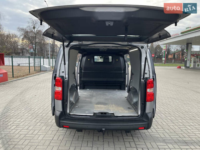 Серый Тойота Proace, объемом двигателя 2 л и пробегом 198 тыс. км за 20800 $, фото 19 на Automoto.ua