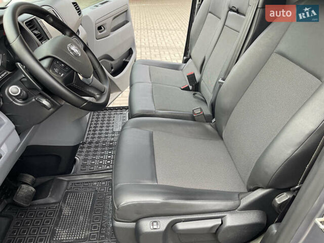 Серый Тойота Proace, объемом двигателя 2 л и пробегом 198 тыс. км за 20800 $, фото 26 на Automoto.ua