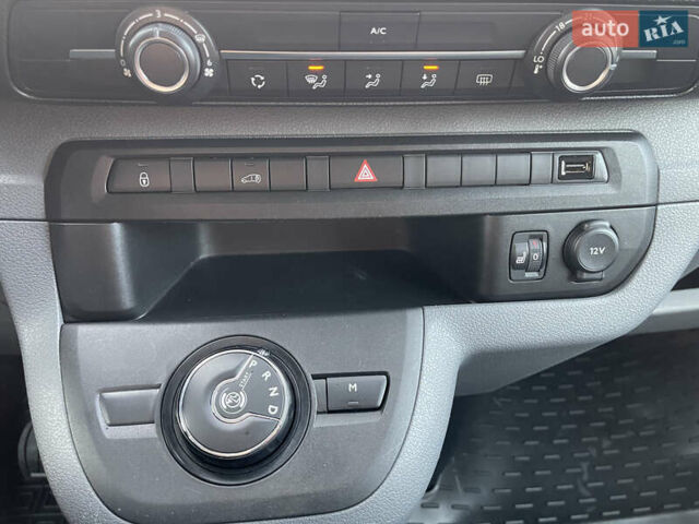 Серый Тойота Proace, объемом двигателя 2 л и пробегом 198 тыс. км за 20800 $, фото 41 на Automoto.ua