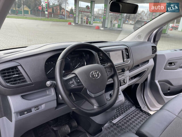 Серый Тойота Proace, объемом двигателя 2 л и пробегом 198 тыс. км за 20800 $, фото 27 на Automoto.ua