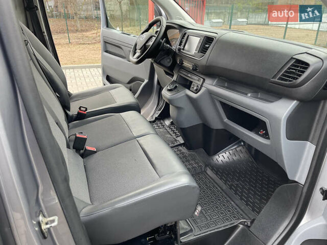 Серый Тойота Proace, объемом двигателя 2 л и пробегом 198 тыс. км за 20800 $, фото 29 на Automoto.ua