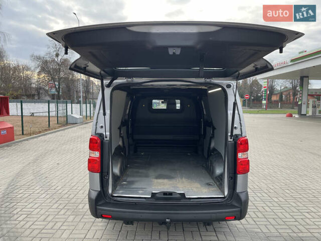 Серый Тойота Proace, объемом двигателя 2 л и пробегом 198 тыс. км за 20800 $, фото 20 на Automoto.ua