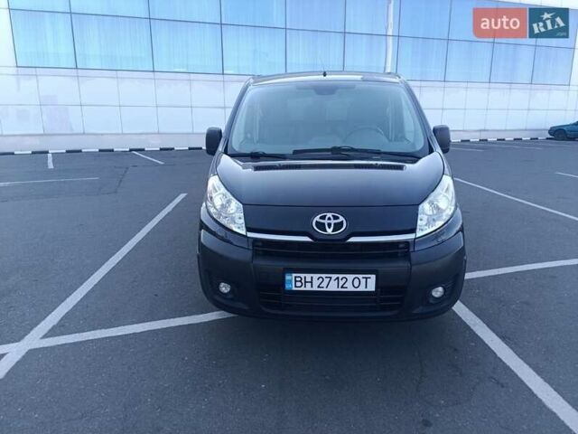 Серый Тойота Proace, объемом двигателя 2 л и пробегом 146 тыс. км за 10400 $, фото 5 на Automoto.ua