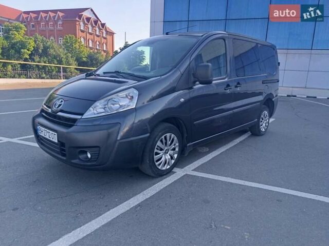 Серый Тойота Proace, объемом двигателя 2 л и пробегом 146 тыс. км за 10400 $, фото 1 на Automoto.ua