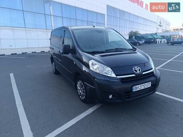 Серый Тойота Proace, объемом двигателя 2 л и пробегом 146 тыс. км за 10400 $, фото 3 на Automoto.ua
