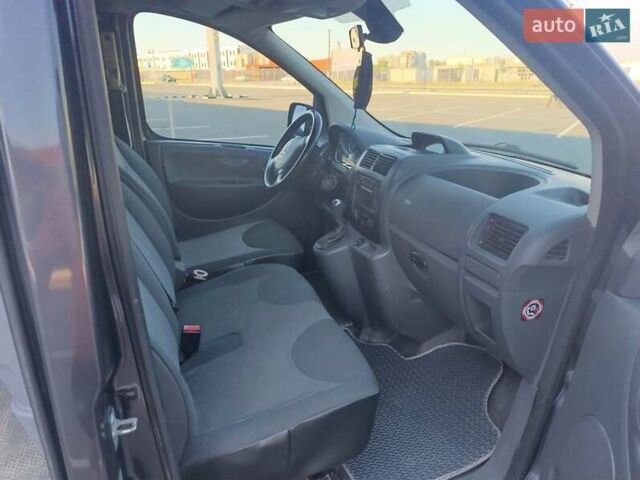 Серый Тойота Proace, объемом двигателя 2 л и пробегом 146 тыс. км за 10400 $, фото 18 на Automoto.ua