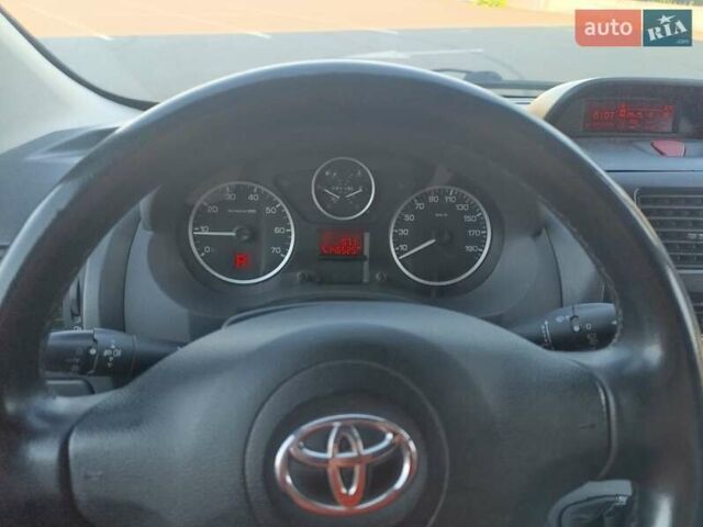 Серый Тойота Proace, объемом двигателя 2 л и пробегом 146 тыс. км за 10400 $, фото 23 на Automoto.ua