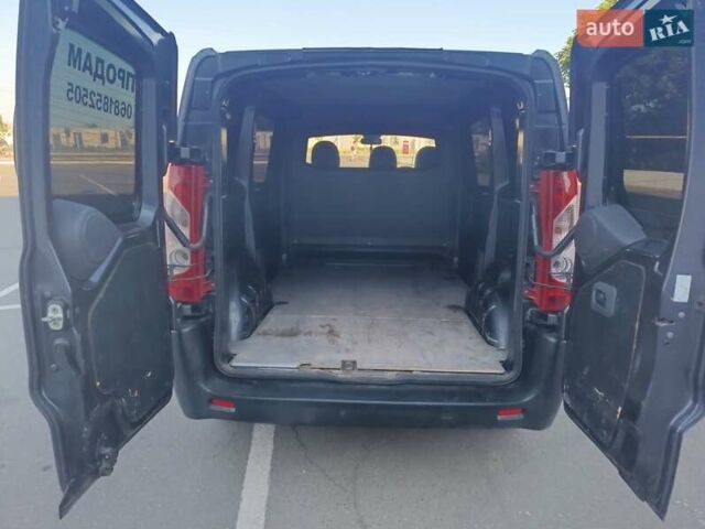 Серый Тойота Proace, объемом двигателя 2 л и пробегом 146 тыс. км за 10400 $, фото 13 на Automoto.ua