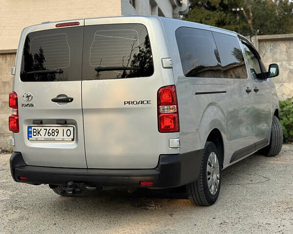 Сірий Тойота Proace, об'ємом двигуна 2 л та пробігом 177 тис. км за 18000 $, фото 18 на Automoto.ua