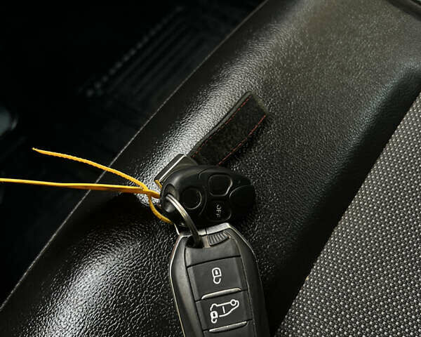 Серый Тойота Proace, объемом двигателя 1.56 л и пробегом 177 тыс. км за 17999 $, фото 41 на Automoto.ua