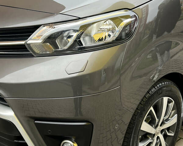 Серый Тойота Proace, объемом двигателя 1.56 л и пробегом 177 тыс. км за 17999 $, фото 35 на Automoto.ua