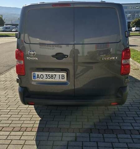 Серый Тойота Proace, объемом двигателя 2 л и пробегом 197 тыс. км за 15400 $, фото 7 на Automoto.ua