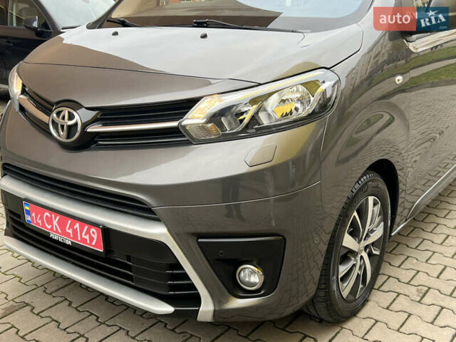 Серый Тойота Proace, объемом двигателя 1.56 л и пробегом 177 тыс. км за 17999 $, фото 10 на Automoto.ua