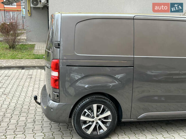 Серый Тойота Proace, объемом двигателя 1.56 л и пробегом 177 тыс. км за 17999 $, фото 4 на Automoto.ua