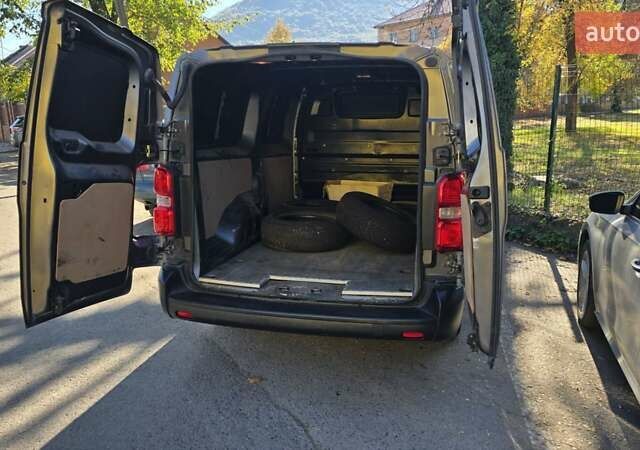 Серый Тойота Proace, объемом двигателя 2 л и пробегом 197 тыс. км за 15400 $, фото 20 на Automoto.ua