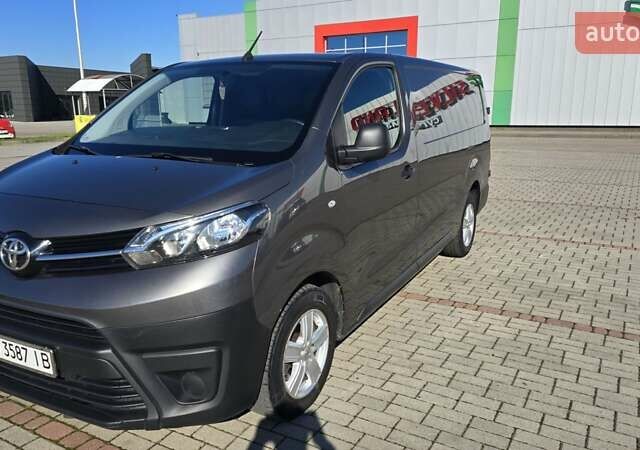 Серый Тойота Proace, объемом двигателя 2 л и пробегом 197 тыс. км за 15400 $, фото 3 на Automoto.ua
