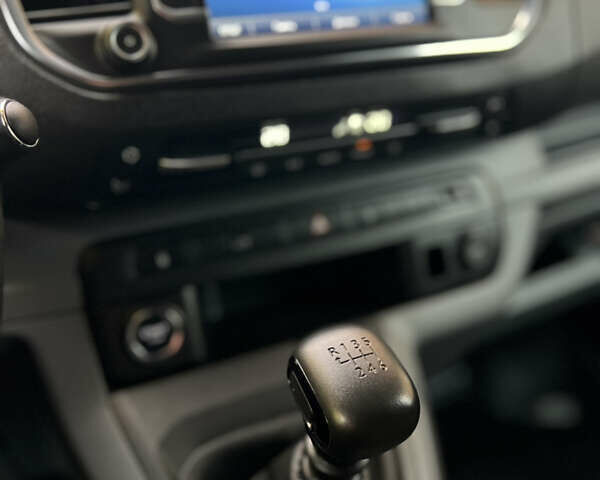 Серый Тойота Proace, объемом двигателя 1.56 л и пробегом 177 тыс. км за 17999 $, фото 27 на Automoto.ua