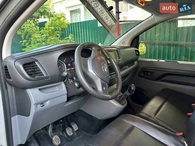 Серый Тойота Proace, объемом двигателя 1.56 л и пробегом 151 тыс. км за 12650 $, фото 5 на Automoto.ua