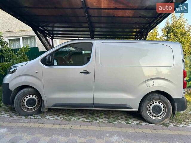 Серый Тойота Proace, объемом двигателя 1.56 л и пробегом 151 тыс. км за 12650 $, фото 1 на Automoto.ua