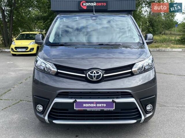 Сірий Тойота Proace, об'ємом двигуна 2 л та пробігом 131 тис. км за 28000 $, фото 2 на Automoto.ua