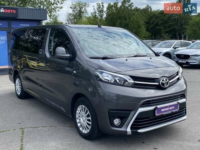 Сірий Тойота Proace, об'ємом двигуна 2 л та пробігом 131 тис. км за 28000 $, фото 3 на Automoto.ua