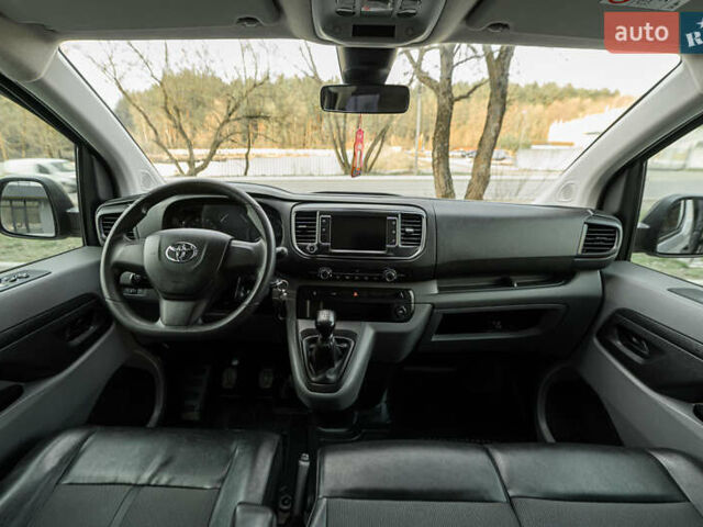 Серый Тойота Proace, объемом двигателя 2 л и пробегом 176 тыс. км за 28900 $, фото 57 на Automoto.ua