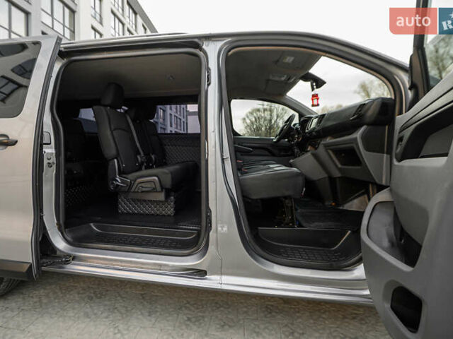 Серый Тойота Proace, объемом двигателя 2 л и пробегом 176 тыс. км за 28900 $, фото 63 на Automoto.ua