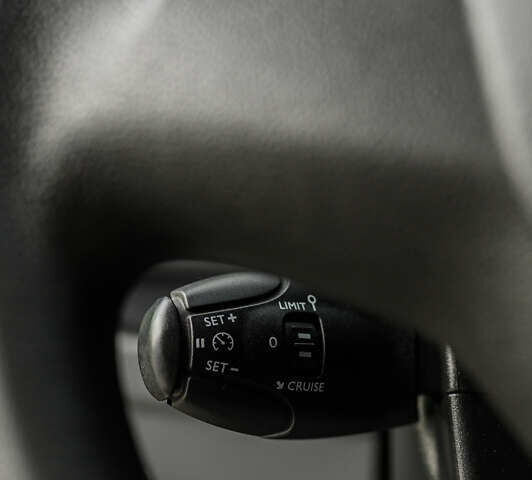 Серый Тойота Proace, объемом двигателя 2 л и пробегом 176 тыс. км за 28900 $, фото 51 на Automoto.ua