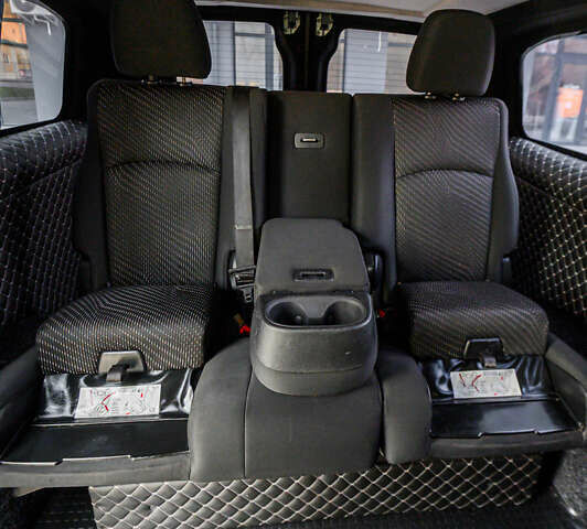 Серый Тойота Proace, объемом двигателя 2 л и пробегом 176 тыс. км за 28900 $, фото 67 на Automoto.ua