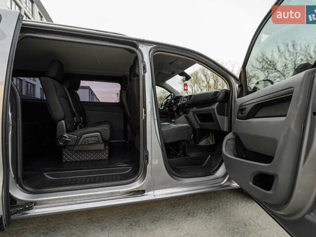 Серый Тойота Proace, объемом двигателя 2 л и пробегом 176 тыс. км за 29900 $, фото 62 на Automoto.ua