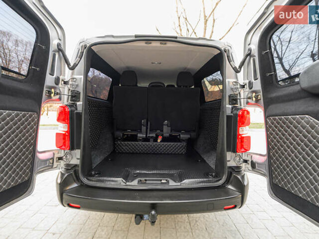 Серый Тойота Proace, объемом двигателя 2 л и пробегом 176 тыс. км за 29900 $, фото 71 на Automoto.ua