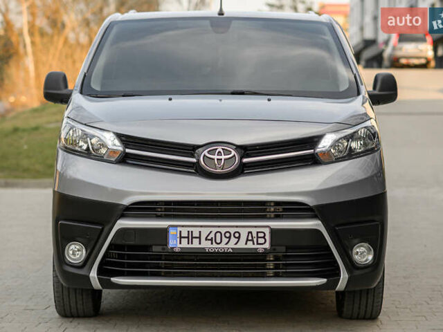 Серый Тойота Proace, объемом двигателя 2 л и пробегом 176 тыс. км за 28900 $, фото 23 на Automoto.ua