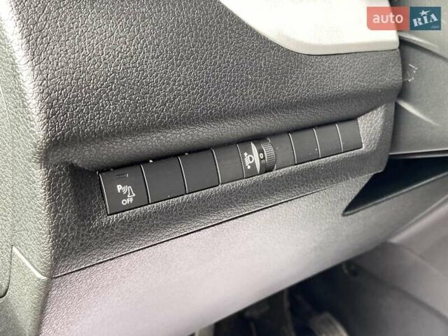 Сірий Тойота Proace, об'ємом двигуна 2 л та пробігом 131 тис. км за 28000 $, фото 20 на Automoto.ua