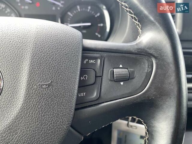 Сірий Тойота Proace, об'ємом двигуна 2 л та пробігом 131 тис. км за 28000 $, фото 24 на Automoto.ua