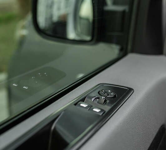 Серый Тойота Proace, объемом двигателя 2 л и пробегом 176 тыс. км за 28900 $, фото 47 на Automoto.ua